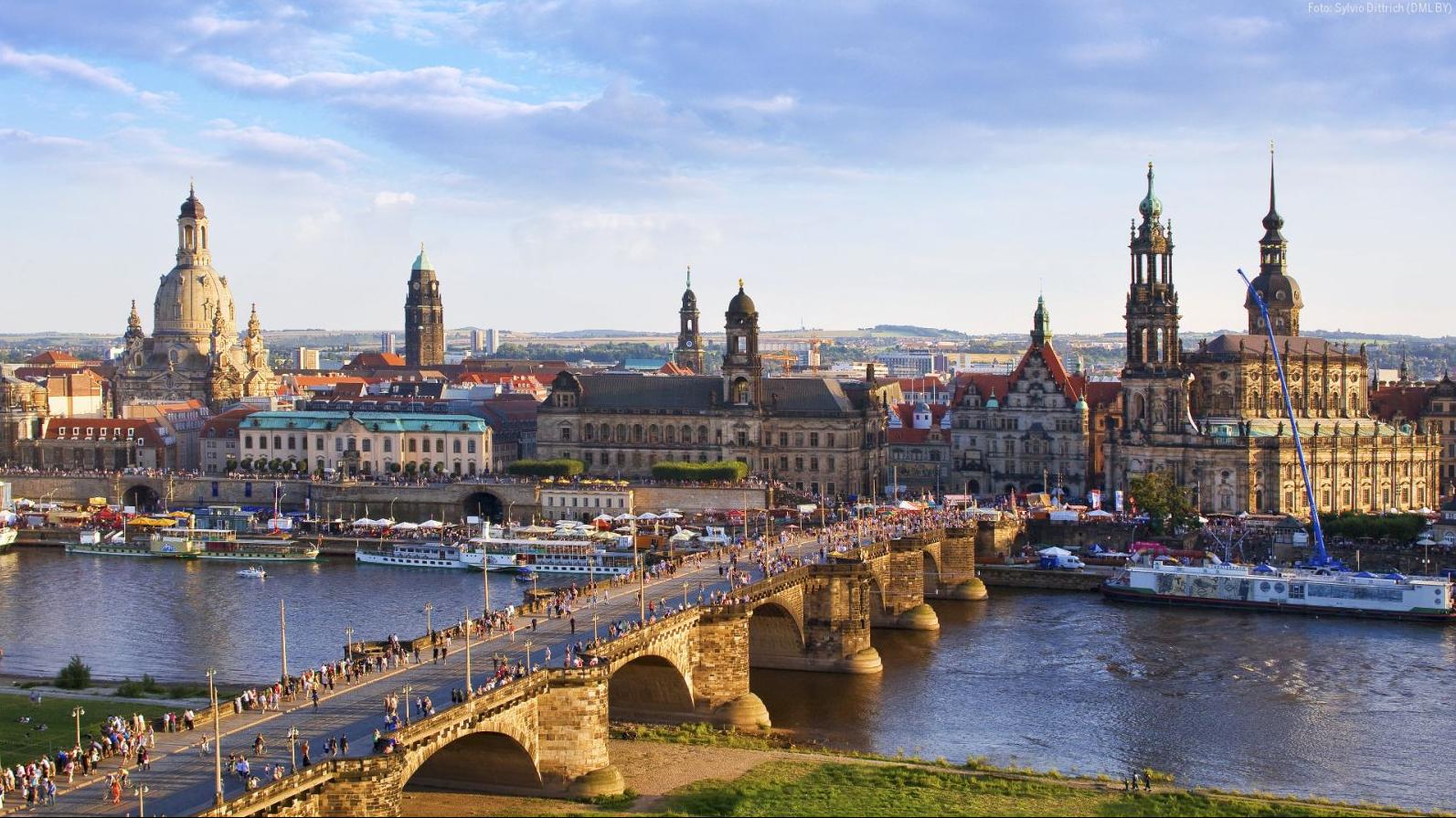 Dresden (60 Fahrminuten)